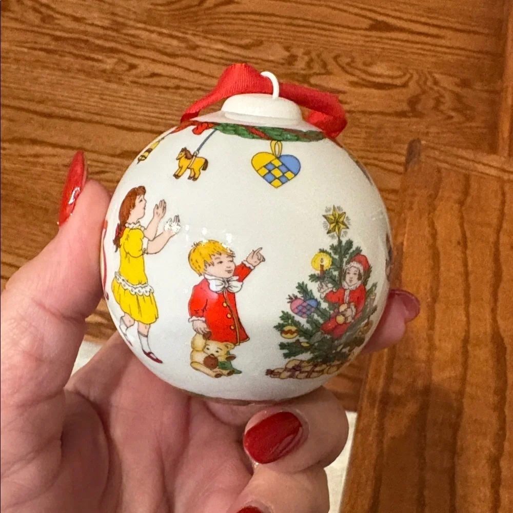 Hutschenreuther 1999 limited edition Christmas ball bell Ornament Set porcelain